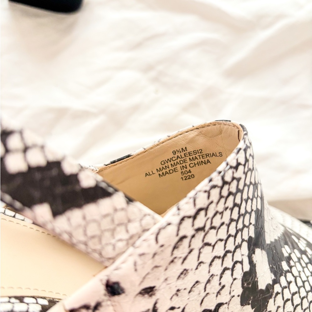 Snakeskin Patterned Heels - Picture 5 of 8